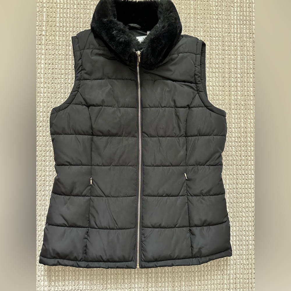 women vest, Calvin Klein, black color , size m